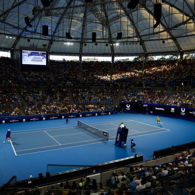 Tennis in Aktion in einer Halle, am 06.01.2026. (Symbolbild)