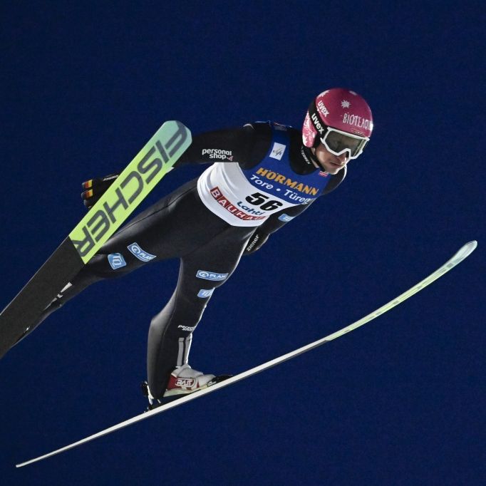 Der Skisprung-Weltcup der Herren mit Felix Hoffmann wird live im Free-TV gezeigt.