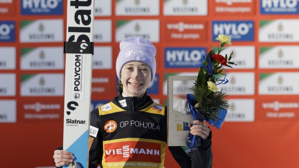 Die Slowenin Nika Prevc hat den Gesamtweltcup bereits sicher. Springt sie am Holmenkollen in Oslo erneut ganz nach vorn? (Foto)