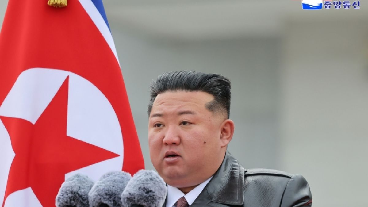 Eine einfache Bank&uuml;berweisung h&auml;tte laut Ex-Trump-Berater Bolton gen&uuml;gt, damit Kim Jong-un einen nuklearen Sprengkopf per Flugzeug in den Iran liefern l&auml;sst. (Foto)