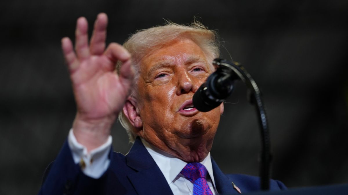 Donald Trump zeigte sich am Mittwoch mit einem r&auml;tselhaftem Bluterguss &uuml;ber der Augenbraue. (Foto)