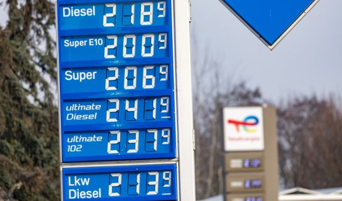 Mit Beginn des Iran-Krieges waren die Kraftstoffpreise in Deutschland sprungartig gestiegen.