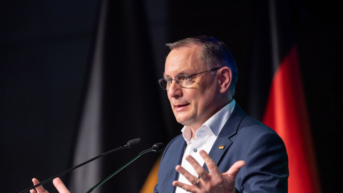 AfD-Chef Tino Chrupalla kritisiert Trump bei Markus Lanz und weicht bei Parteiskandal aus (Foto)