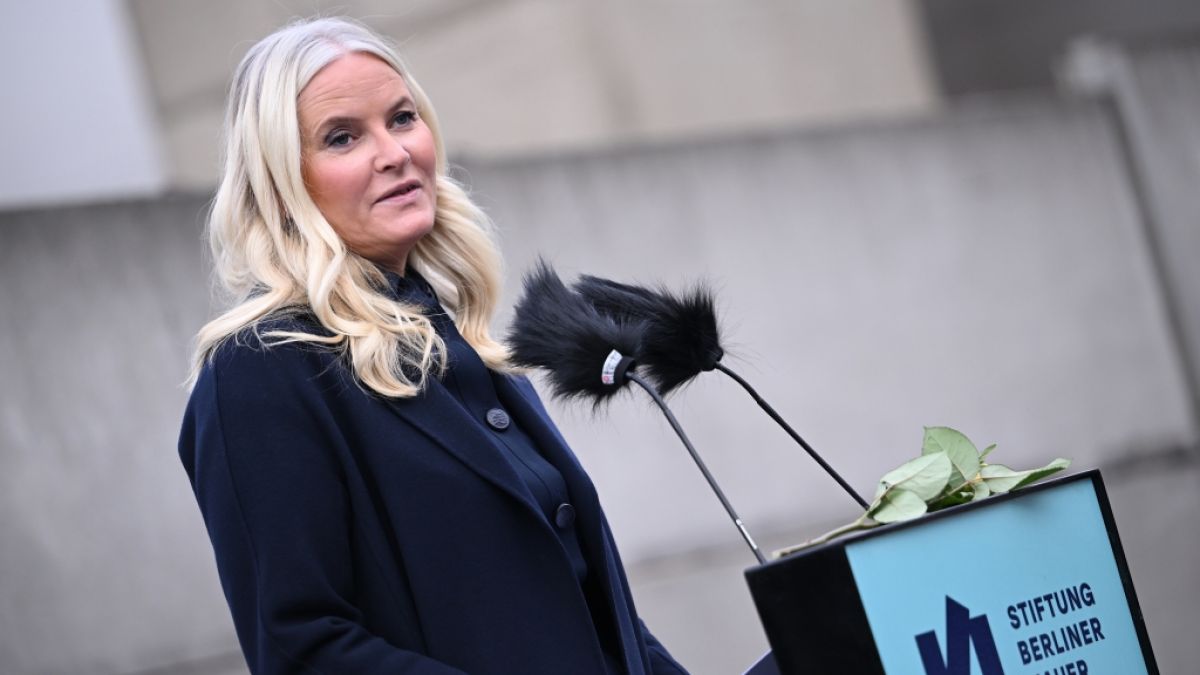 Nachdem bekannt wurde, dass Mette-Marit aus Norwegen eine enge Verbindung zu Jeffrey Epstein pflegte, werden nun weitere, unangenehme Details aus ihrer Vergangenheit ausgegraben. (Foto)