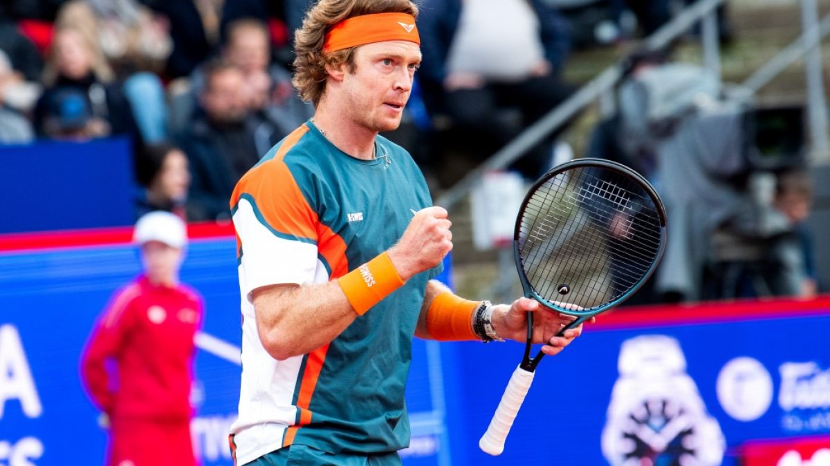 Andrej Rubljow jubelt nach seinem Sieg, am 23.05.2025. (Symbolbild) (Foto)