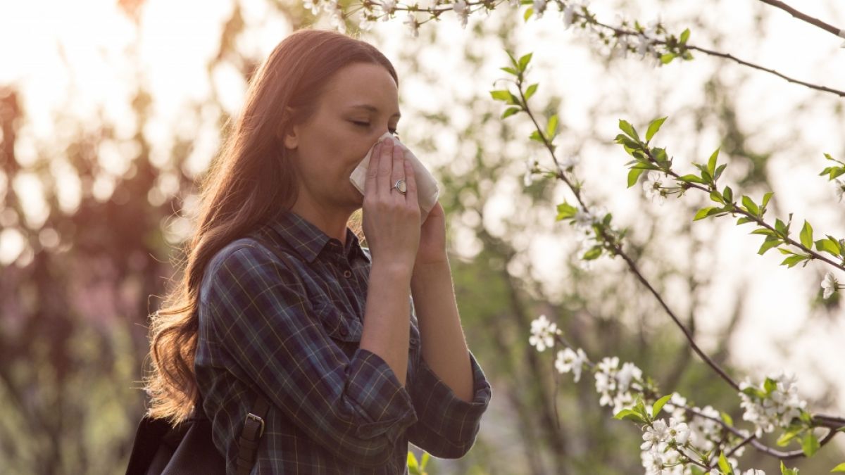 Wer im Fr&uuml;hling unter allergischen Symptomen leidet, sollte auf bestimmte Lebensmittel lieber verzichten. (Foto)