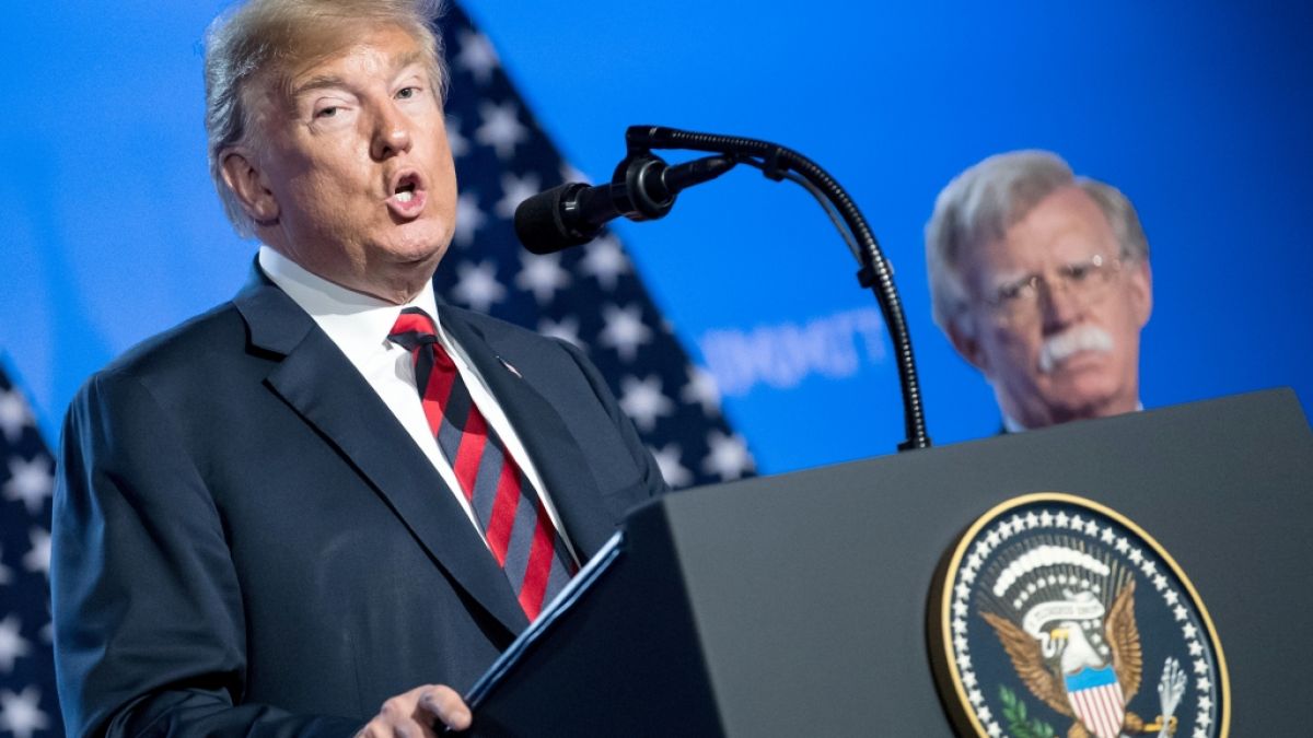 John R. Bolton (re.) kennt als ehemaliger Sicherheitsberater im Wei&szlig;en Haus Donald Trump in- und auswendig. (Foto)