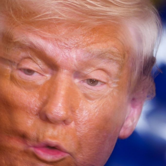 Donald Trump wird vor dem Zusammenbruch der US-Wirtschaft gewarnt.