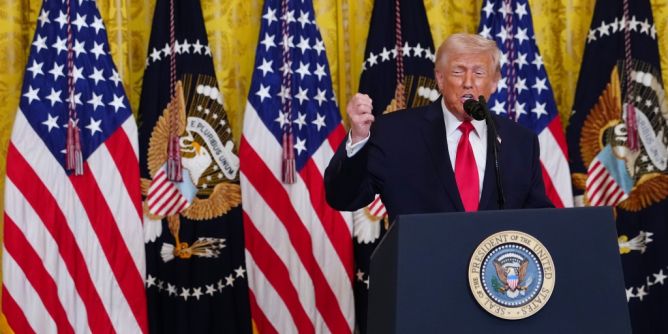 Donald Trump verwechselt Mitarbeiterin?