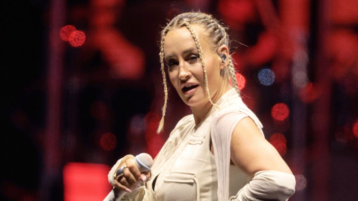 Sarah Connor blutet w&auml;hrend ihres Berlin Konzerts pl&ouml;tzlich an der Lippe. (Foto)