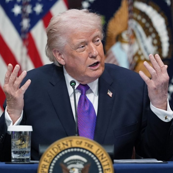 Donald Trump hat einfach die Diagnose eines Kongressabgeordneten ausgeplaudert.