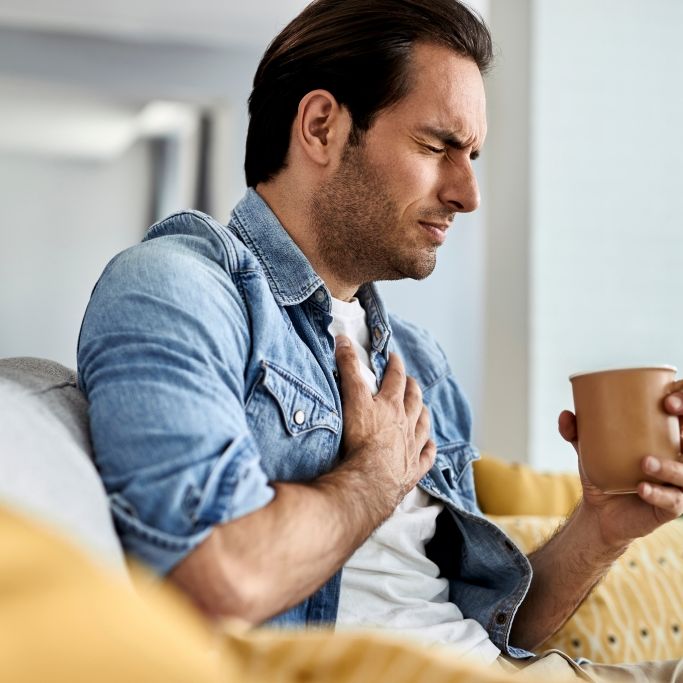 Diese Warnzeichen deuten auf die erbliche Herzerkrankung hin
