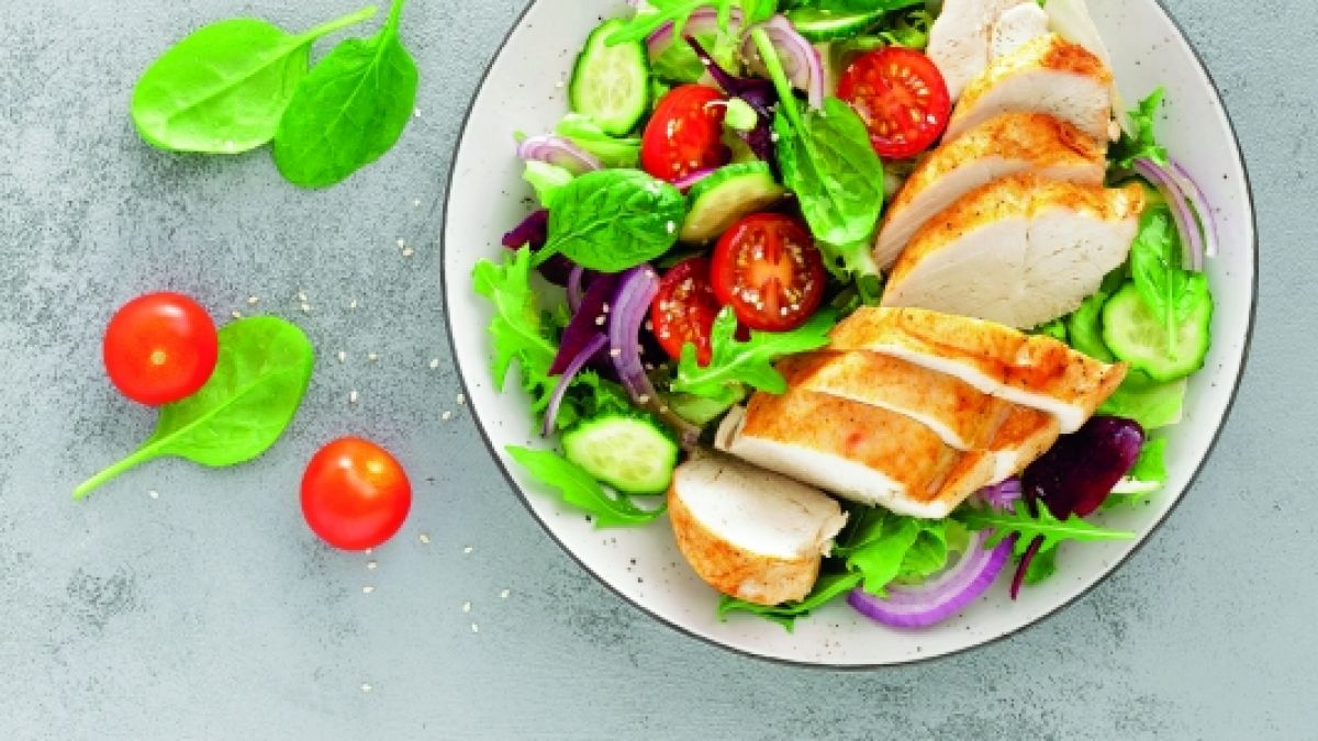 Spinat-H&auml;hnchen-Salat aus dem Airfryer (Foto)