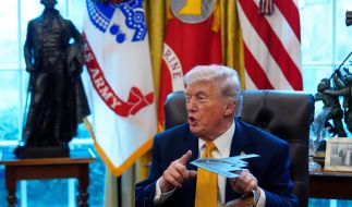 Donald Trump sorgte für einen Fremdscham-Moment im Oval Office.