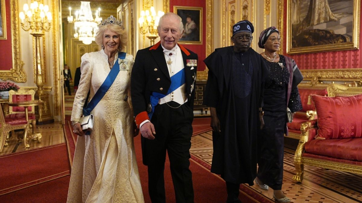 K&ouml;nigin Camilla &uuml;berraschte beim&nbsp;festlichen Staatsbankett auf Windsor Castle&nbsp;mit einem neuen Look. (Foto)