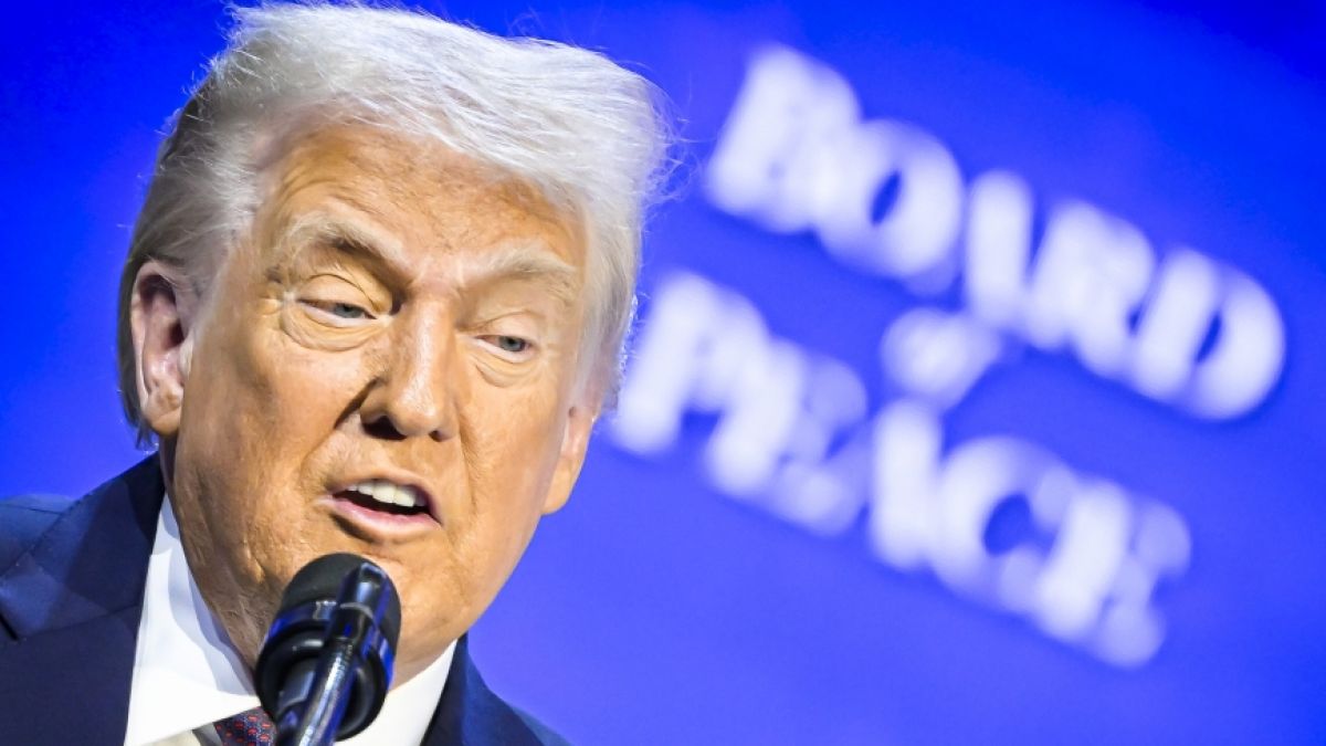 Donald Trump (Foto) hat Ex-US-Pr&auml;sident Obama "verbannt". (Foto)