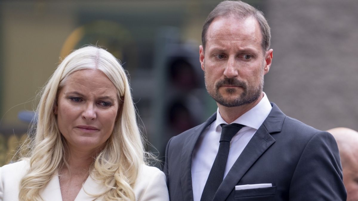 Norwegens Kronprinzessin Mette-Marit, hier mit ihrem Mann Haakon, steht wegen ihrer Freundschaft mit Jeffrey Epstein in der Schusslinie. (Foto)