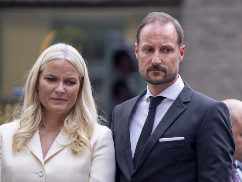 Mette-Marit von Norwegen über Jeffrey Epstein: "Wünschte, ich hätte ihn niemals getroffen" - Kronprinzessin packt unter Tränen aus