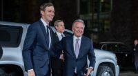 Steve Witkoff (r), Sondergesandter der Vereinigten Staaten, und Jared Kushner, Trumps Schwiegersohn.