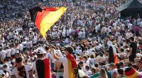 Public Viewing soll bei der Fußball-WM 2026 auch nachts möglich sein.