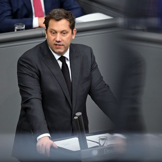 SPD erlebt historisches Wahldebakel - Partei-Chef Klingbeil bietet indirekt Rücktritt an