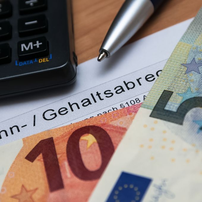 Wie sehr lohnt sich eine Gehaltserhöhung um 100 Euro?