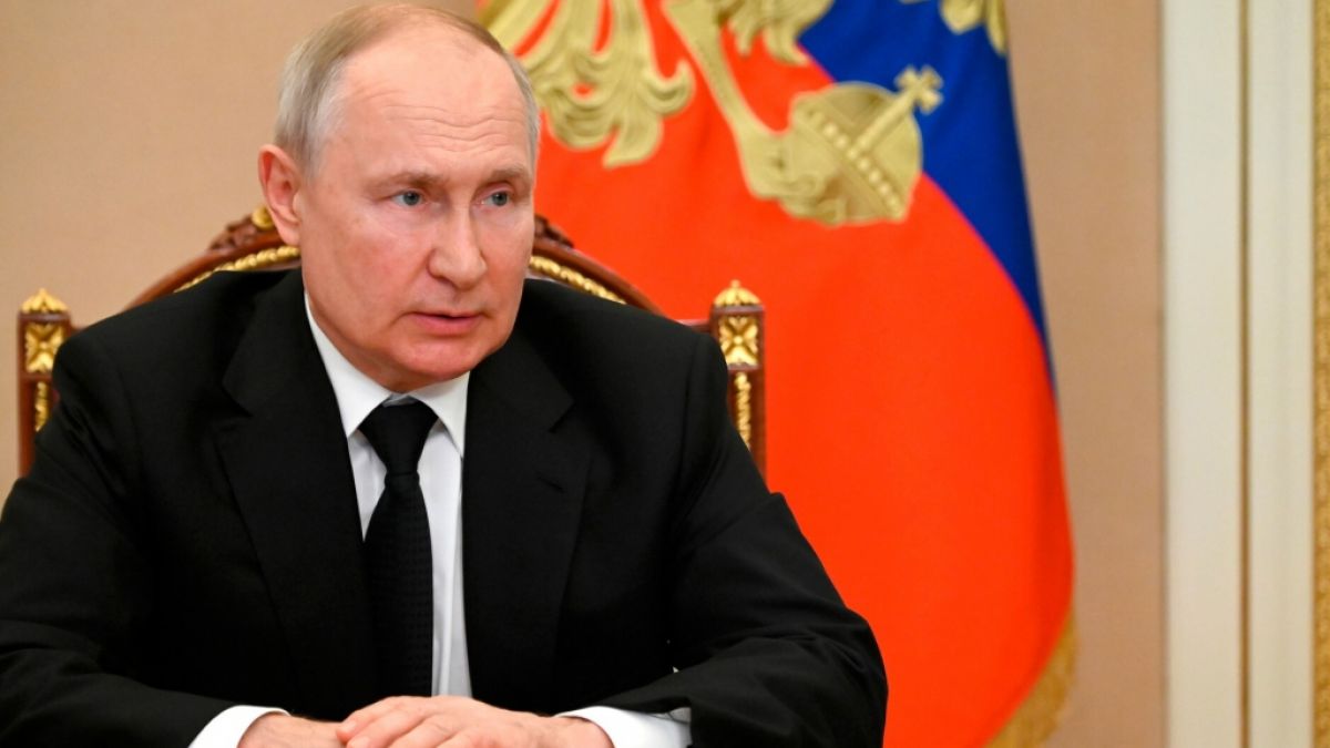 Wladimir Putin will die Geburtenrate in Russland um jeden preis erh&ouml;hen - wenn es sein muss, mit perfider Schikane. (Foto)