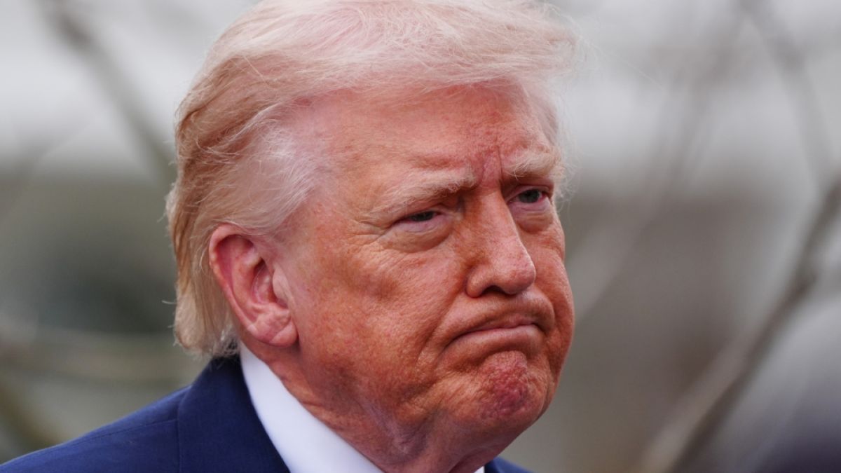 Dar&uuml;ber kann Donald gar nicht lachen: Ein konservativer Journalist fordert Vizepr&auml;sident J.D. Vance &ouml;ffentlich auf, Trump per Verfassungszusatz aus dem Amt zu dr&auml;ngen &ndash; mitten im Iran-Krieg. (Foto)