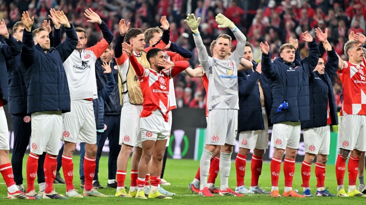 Der 1. FSV Mainz 05 will mit seinen Fans &uuml;ber weitere Siege in der Conference League jubeln. Gegner im Viertelfinale ist Racing Stra&szlig;burg. (Foto)