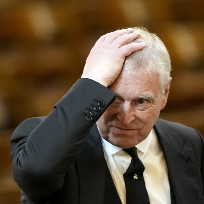 Er muss sich beugen - Ex-Prinz droht die nächste Demütigung