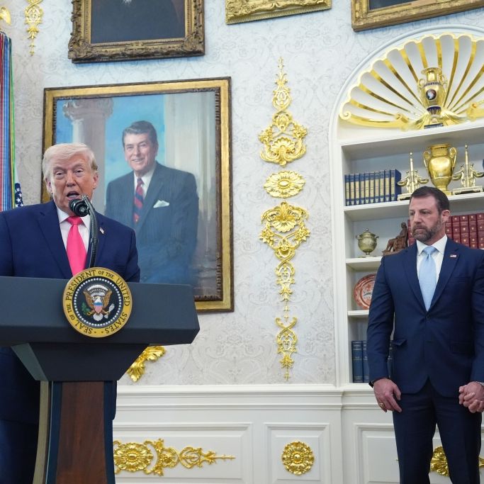 US-Präsident sorgt mit Bemerkung über Minister-Ehefrau für Fremdscham-Moment