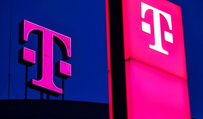 Die Telekom erhöht ab April ihre Preise für Festnetz und diverse weitere Leistungen.