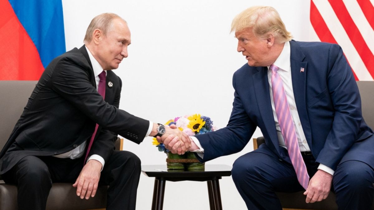 US-Pr&auml;sident Donald Trump (rechts) betonte in der Vergangenheit oft sein gutes Verh&auml;ltnis zu Wladimir Putin. (Foto)