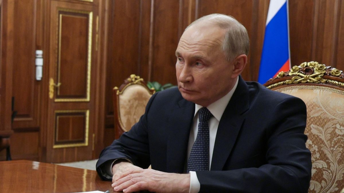 Eine noch nie da gewesene Gewalt-Explosion ersch&uuml;ttert derzeit Russland. Schuld daran sei unter anderem Putins Krieg gegen die Ukraine, hei&szlig;t es. (Foto)