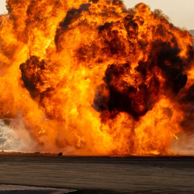Russen-Chemiewerk fliegt in die Luft - gigantische Explosion im Video