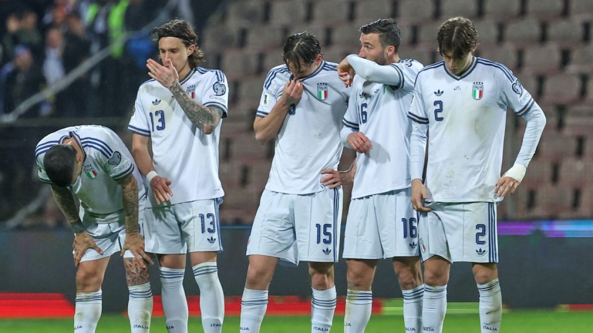 Die Spieler der Squadra Azzurra sind geschockt: Erneut hat Italien die Qualifikation f&uuml;r eine WM-Endrunde verpasst. (Foto)