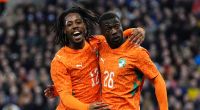 Jubel bei Elye Wahi und Nicolas Pepe (v.l.) von der Elfenbeinküste. Der deutsche WM-Gruppengegner gewann das Testspiel gegen Schottland mit 1:0.