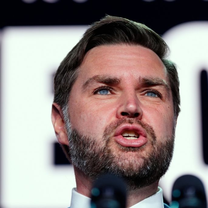 US-Vizepräsident J.D. Vance wird kurz vor der Veröffentlichung seines Buches kritisiert.