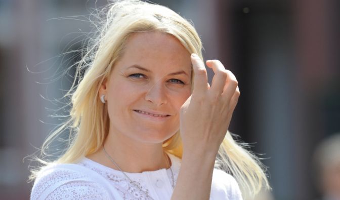 Norwegens Kronprinzessin Mette-Marit steckt bis zum Hals im Epstein-Skandal.