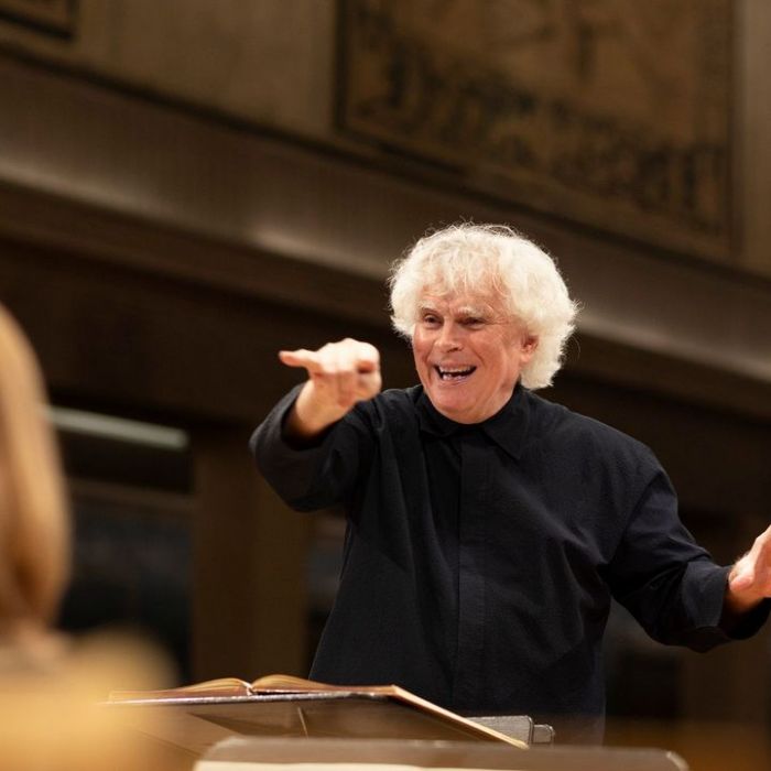 Sir Simon Rattle dirigiert die Matthäuspassion bei 3sat