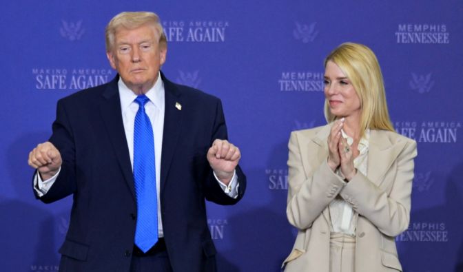 Donald Trump feuert Pam Bondi
