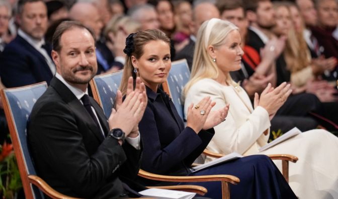 Kronprinz Haakon (l-r), Prinzessin Ingrid Alexandra und Kronprinzessin Mette-Marit.