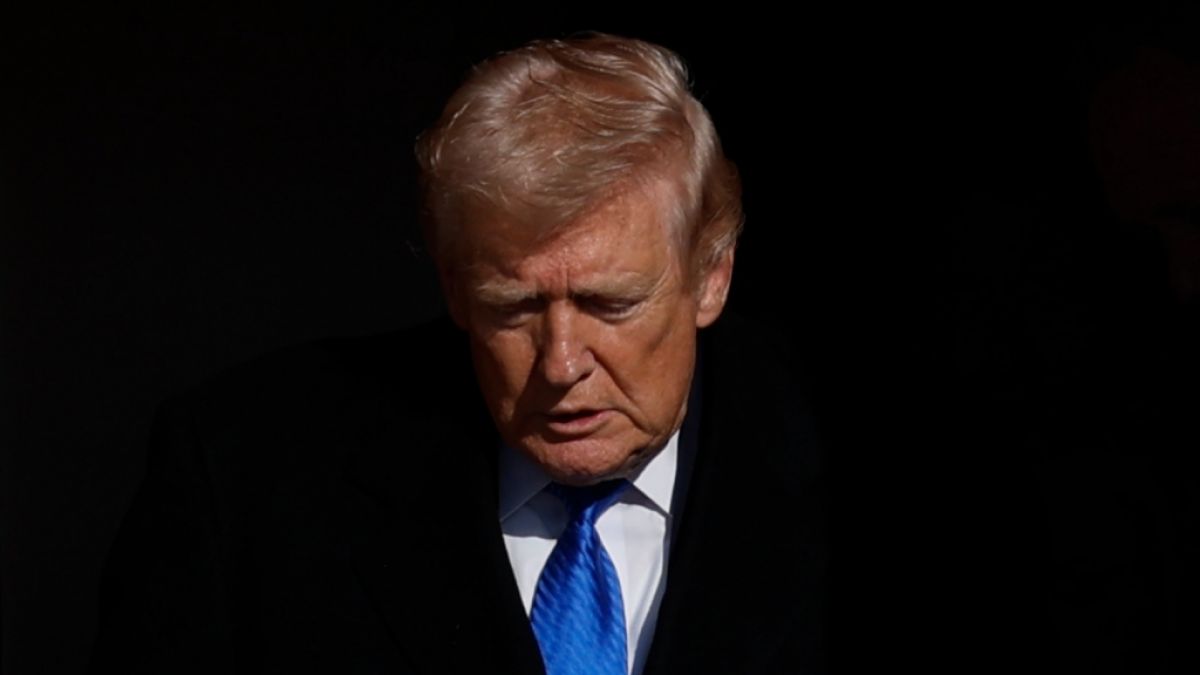 Donald Trump steht nach Behauptungen, die USA h&auml;tten die Lufthoheit im Iran erobert, massiv unter Druck. (Foto)