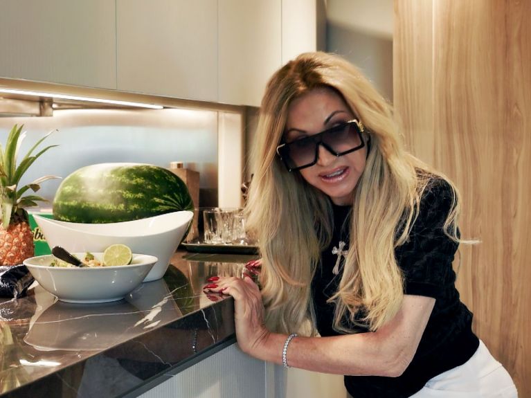 Carmen Geiss platzt der Kragen: Luxus-Zoff eskaliert - Carmen rechnet gnadenlos mit ihren Töchtern ab