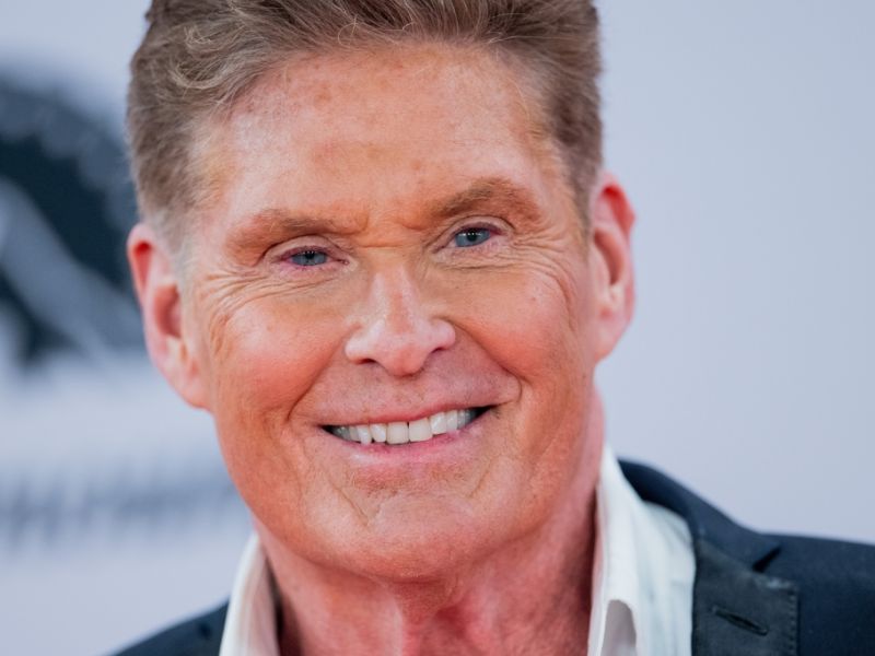 David Hasselhoff: Er wirkt gebrechlich - "Baywatch"-Legende muss gestützt werden