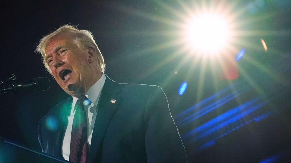 Nach seiner Genozid-Drohung gegen den Iran fordern Kritiker die Absetzung von Donald Trump als US-Pr&auml;sident und einen Aufstand des US-Milit&auml;rs. (Foto)