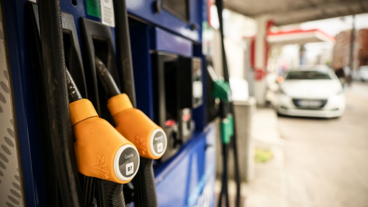 Trotz eines &Ouml;lpreis-Einbruchs von 16 Prozent bleiben die Tankstellenpreise schwindelerregend hoch. (Foto)