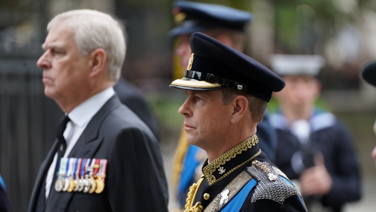 Prinz Andrew steht seinem Bruder Andrew Mountbatten-Windsor auch in schweren Zeiten zur Seite. (Foto)