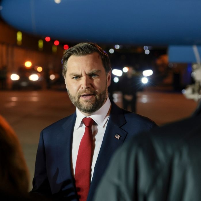 Bizarre Aussagen über seine Ehefrau - US-Vize irritiert mit Iran-Vergleich