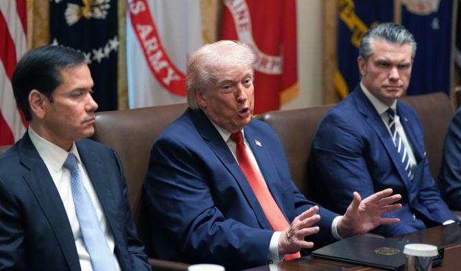 Showdown im Amt – über 70 Abgeordnete fordern seine sofortige Absetzung Donald Trump bald weg?